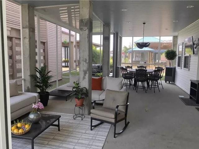 view of sunroom / solarium