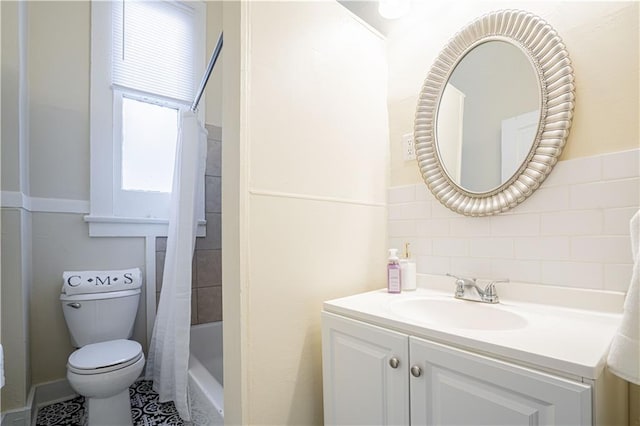 full bath with backsplash, toilet, vanity, and shower / bath combination with curtain