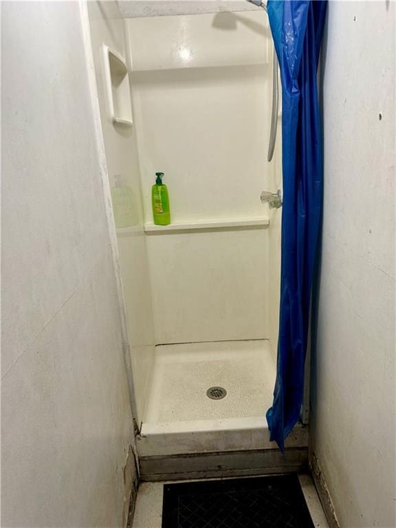 351517 Tulane Ave, New Orleans, LA 70119 - full bath featuring a stall shower
