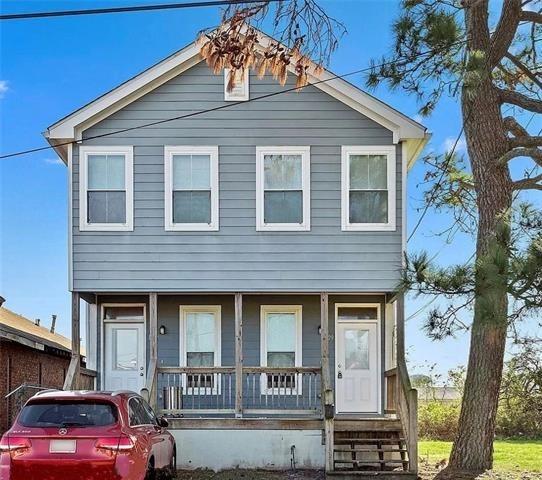view of front of house featuring covered porch