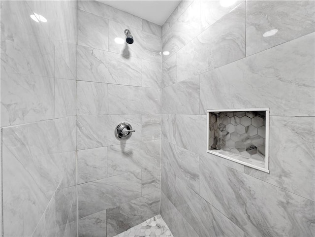 709 29th St, Kenner, LA 70062 - bathroom with a tile shower