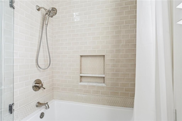 2227 Wirth Pl, New Orleans, LA 70115 - full bath featuring shower / bathing tub combination