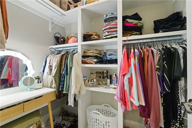85 W Claiborne Sq, Chalmette, LA 70043 - view of walk in closet