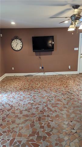 1335 Granada Dr, New Orleans, LA 70122 - photo 10