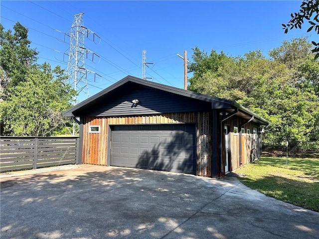 130 N Oak Ct, Luling, LA 70070 - view of detached garage