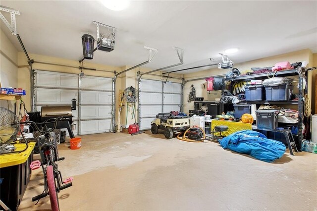 2925 Monica Ln, Marrero, LA 70072 - garage with a garage door opener