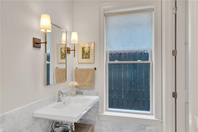 225 Ridgewood Dr, Metairie, LA 70005 - bathroom featuring a sink