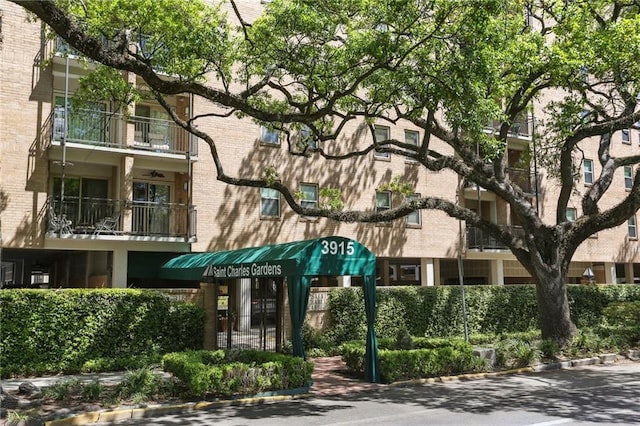 3915 St Charles Ave Unit 215, New Orleans, LA 70118 - view of building exterior