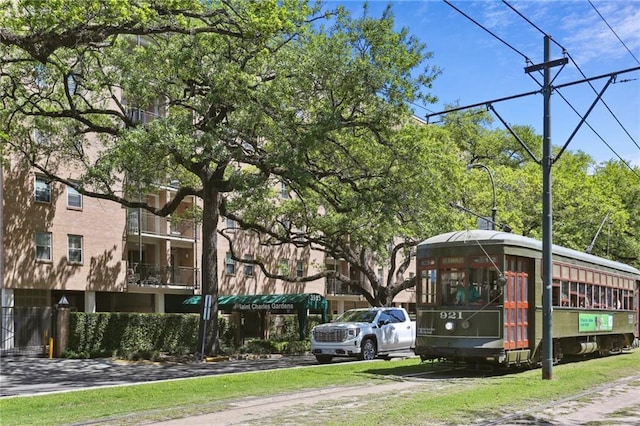 3915 St Charles Ave Unit 215, New Orleans, LA 70118 - view of car parking