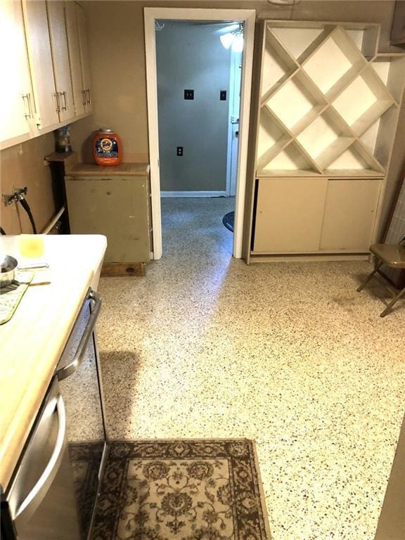 711 Roseland Pkwy, Harahan, LA 70123 - view of kitchen