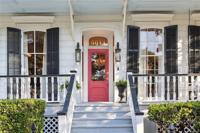 3611 Carondelet St, New Orleans, LA 70115 - entrance to property with a porch