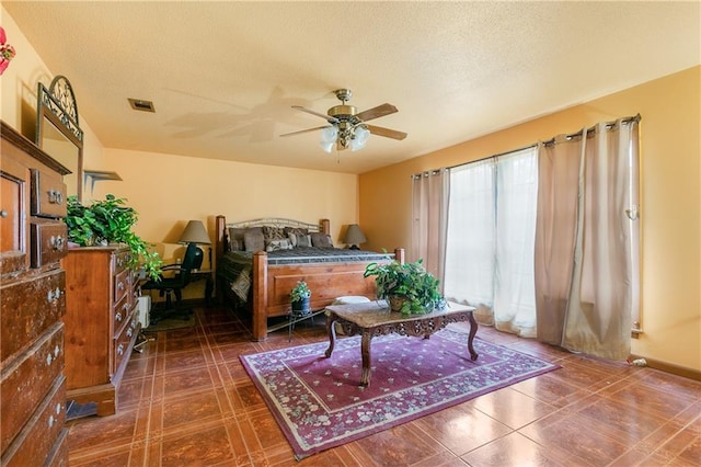 1805 13th Ave, Franklinton, LA 70438 - bedroom featuring a textured ceiling