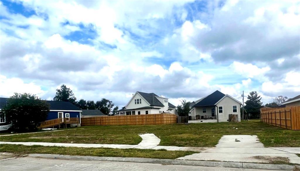 1915 Rose St, Arabi, LA 70032