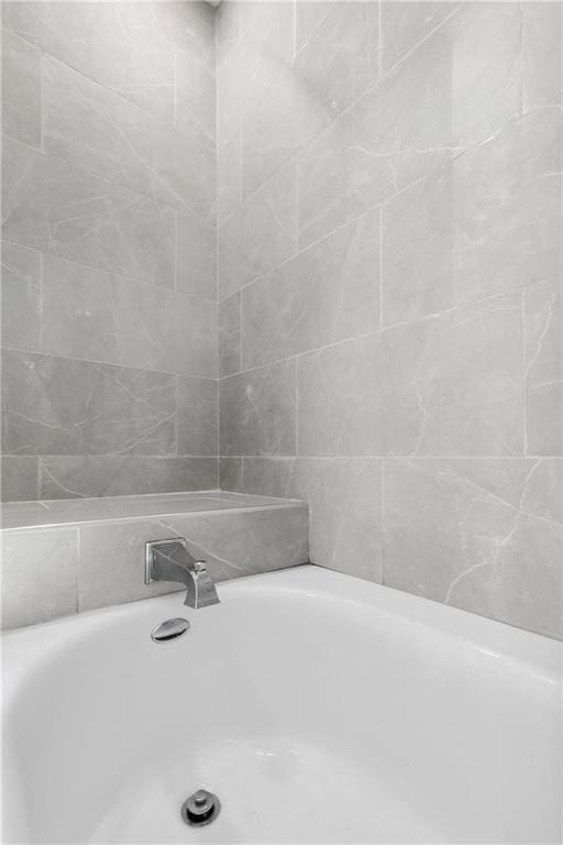 72315 Kustenmacher Rd, Abita Springs, LA 70420 - full bath featuring a bathtub
