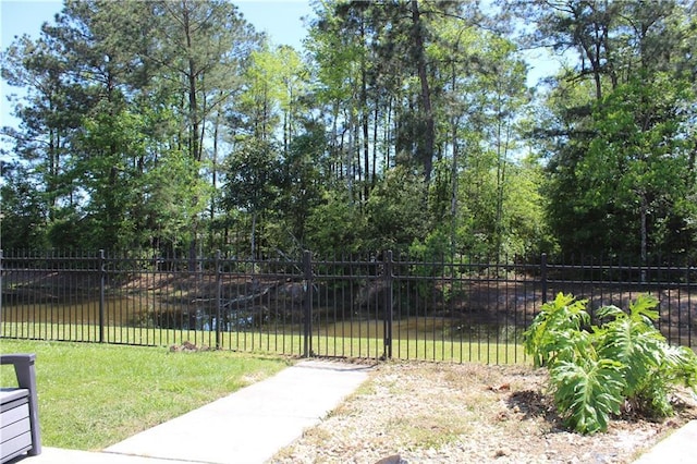 23620 Madisonville Ct, Ponchatoula, LA 70454 - view of yard featuring fence