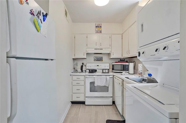 4018 Pitt St, New Orleans, LA 70115 - carpeted bedroom with a closet, baseboards, and a ceiling fan