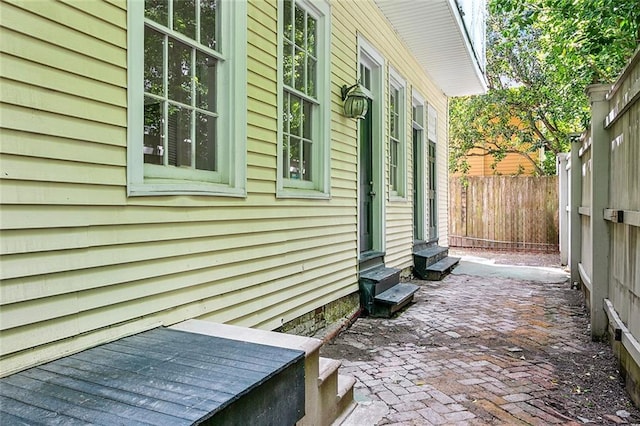 101012 Philip St, New Orleans, LA 70130 - view of patio / terrace with entry steps