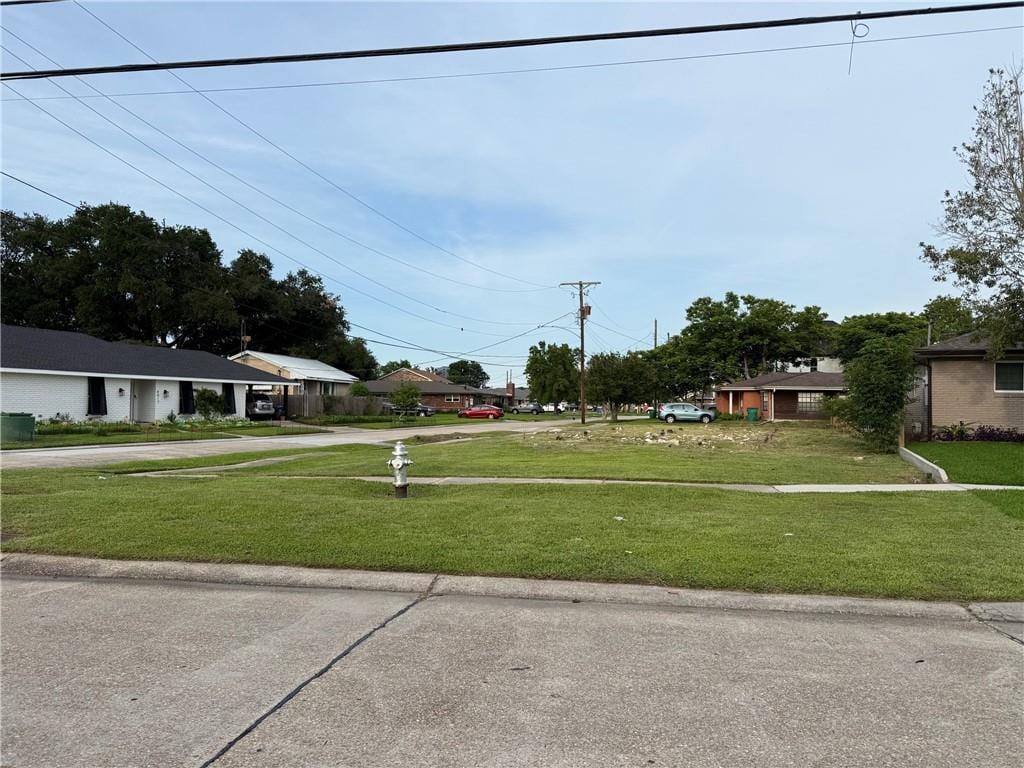 3821 Lake Villa Dr, Metairie, LA 70002