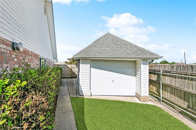 1601 Carthage Dr, Marrero, LA 70072 - detached garage with fence