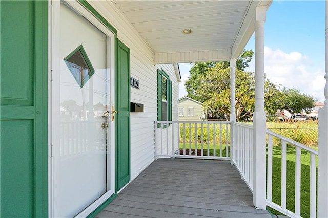 1929 Kentucky Ave, Kenner, LA 70062 - wooden terrace with a porch