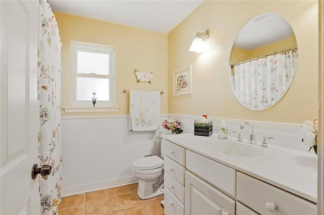 9621 Charlotte Dr, River Ridge, LA 70123 - full bath with vanity and tile patterned floors