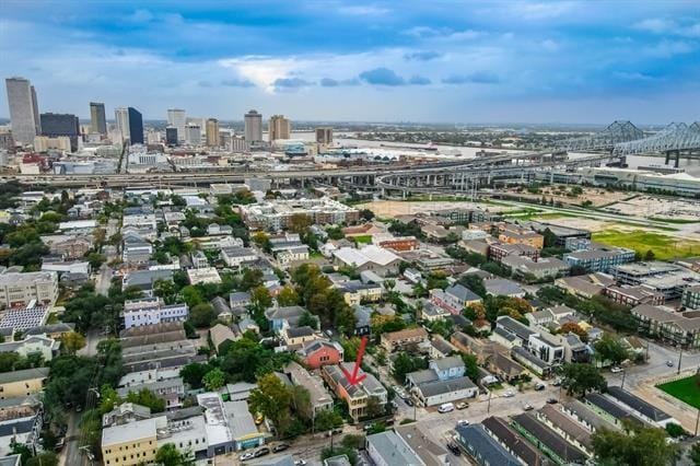 bird's eye view featuring a city view