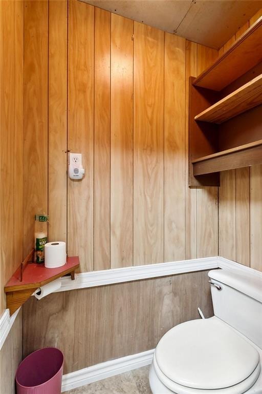 bathroom featuring toilet