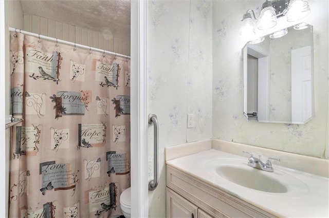 429 Bertolino Dr, Kenner, LA 70065 - full bath with vanity, curtained shower, and toilet