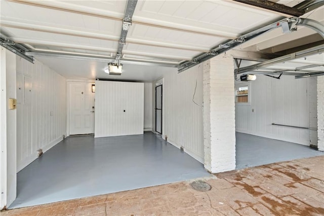 370507 Laurel St, New Orleans, LA 70115 - garage featuring a garage door opener