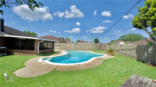 3209 Jennifer Ct, Marrero, LA 70072 - view of swimming pool with a sunroom