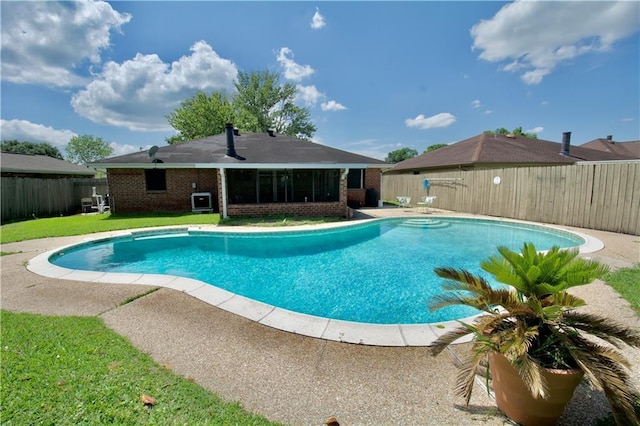3209 Jennifer Ct, Marrero, LA 70072 - view of swimming pool with a patio