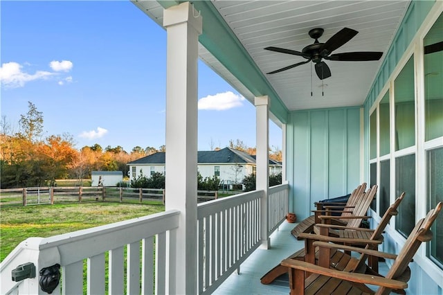 balcony featuring a ceiling fan