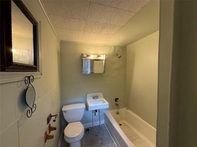 520002 Magazine St, New Orleans, LA 70115 - bathroom with ornamental molding and shower / washtub combination