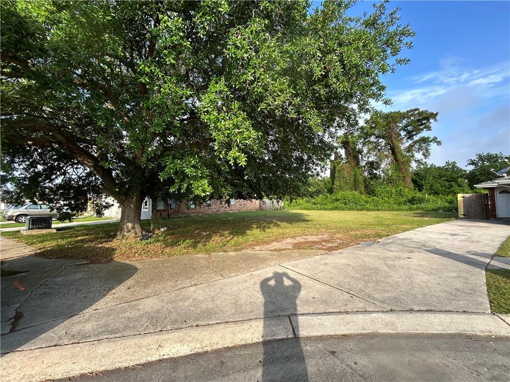 4116 Juno Dr, Chalmette, LA 70043