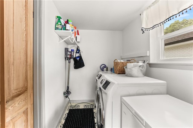 4716 Elmwood Pkwy, Metairie, LA 70003 - laundry area featuring washer and dryer and laundry area