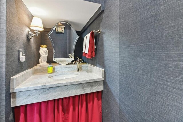 615 Filmore Ave, New Orleans, LA 70124 - bathroom featuring vanity