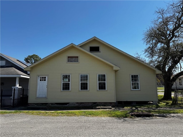 2003 Spain St, New Orleans, LA 70117 - view of side of property with fence