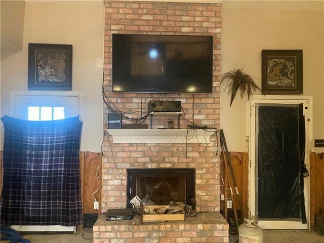103 Warwick St, La Place, LA 70068 - living area featuring a brick fireplace