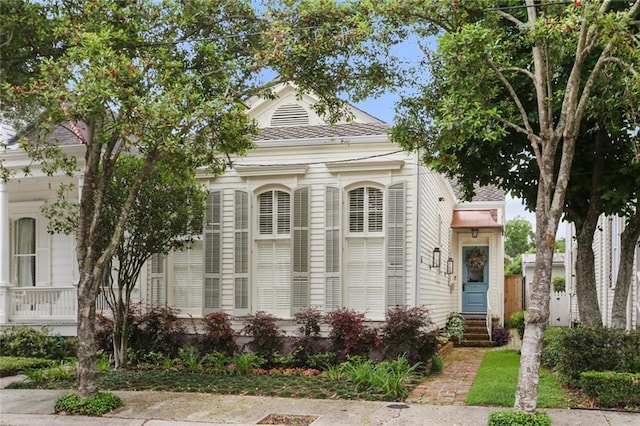 5934 Chestnut St, New Orleans, LA 70118 - neoclassical / greek revival house with entry steps