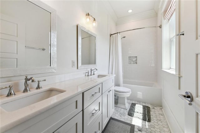616 Cadiz St, New Orleans, LA 70115 - full bath with shower / bath combo with shower curtain, toilet, double vanity, and a sink