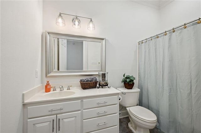 454 Rutherford Dr, Covington, LA 70433 - full bathroom with vanity, toilet, ornamental molding, and a shower with curtain