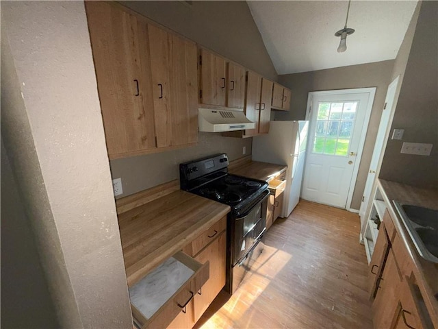 kitchen with light wood-style floors, freestanding refrigerator, under cabinet range hood, vaulted ceiling, and black / electric stove