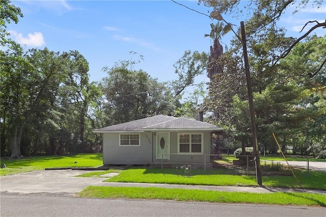 2751 Washington Ave, Slidell, LA 70458 - view of bungalow-style home