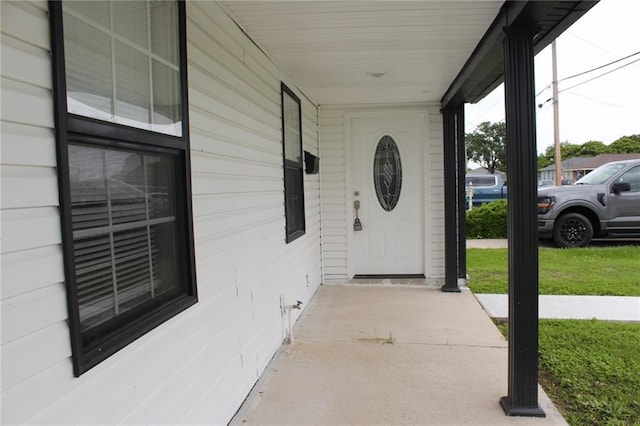3024 Hero Dr, Gretna, LA 70053 - property entrance with a porch