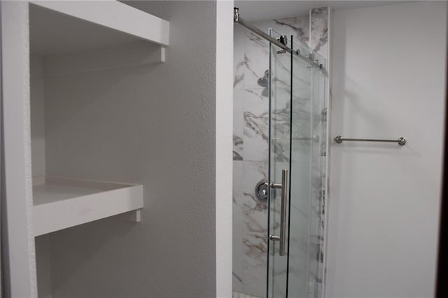 3024 Hero Dr, Gretna, LA 70053 - full bath with a marble finish shower