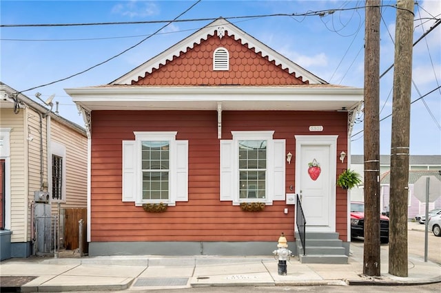 3301 Loyola Ave, New Orleans, LA 70115 - view of front of property featuring entry steps and fence