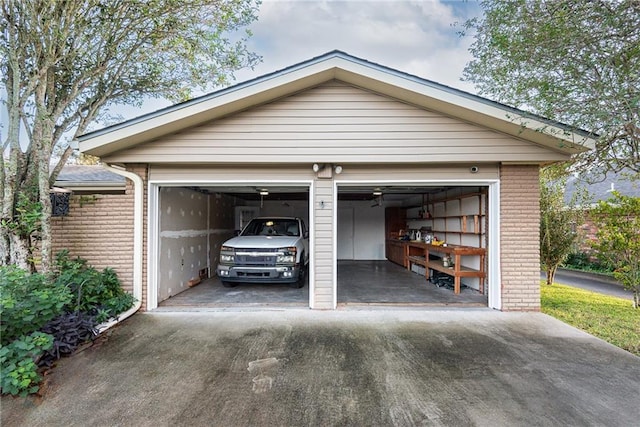 view of detached garage