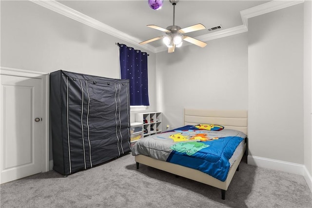bedroom featuring carpet floors, ornamental molding, a ceiling fan, and visible vents