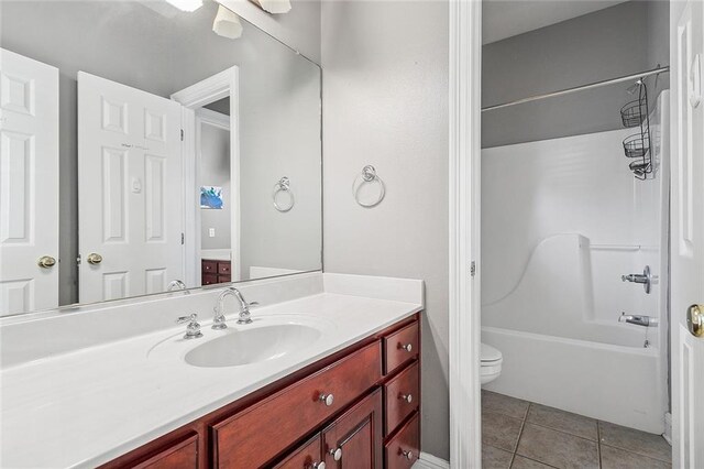 864 Sweet Bay Dr, Mandeville, LA 70448 - full bath featuring tile patterned floors, vanity, toilet, and bathtub / shower combination