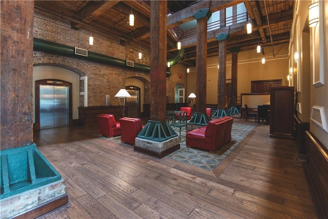 common area featuring visible vents